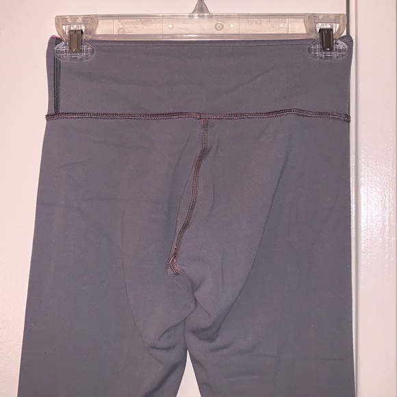 Lululemon Athletica Reversible Yoga Pants - Picture 9 of 12